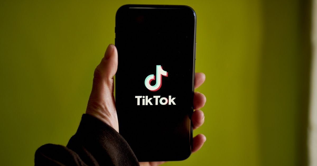 EUA denuncia TikTok por violar privacidade de menores