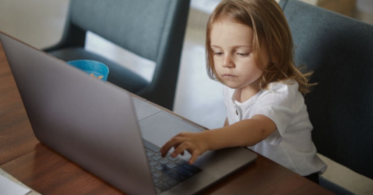 Proteger a Criança NA Rede e NÃO da Rede